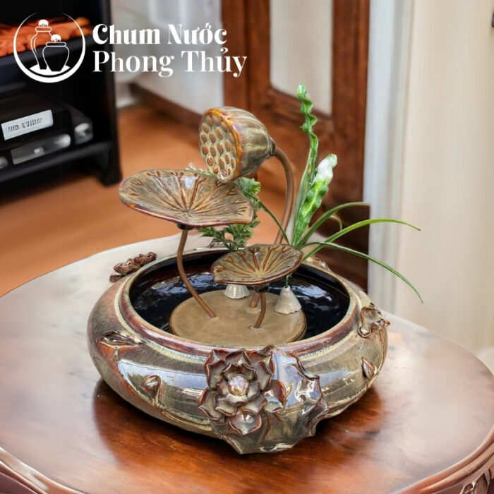 chi tiết Thác Nước Phong Thủy Hoa Sen Đắp Cỡ Vừa Men Hỏa Biến Vàng Nâu TN-12